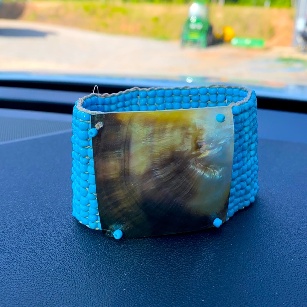 Beautiful Turquoise and Shell Bracelet